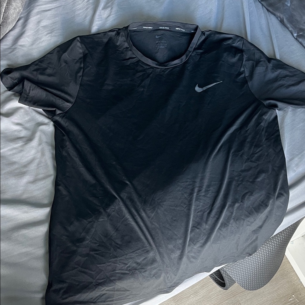 Nike Men's Black  Workout Shirt